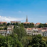 Mercure Castle Hill 4*