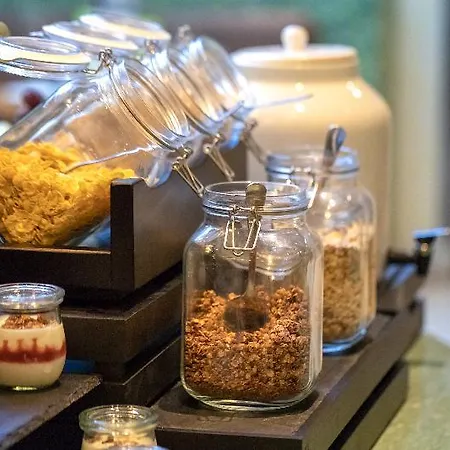Mercure Castle Hill Hotel 4*