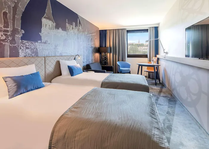 Mercure Castle Hill 4*