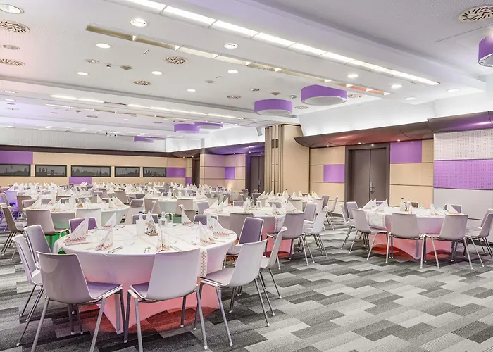 Mercure Castle Hill 4*