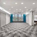 Mercure Castle Hill 4*