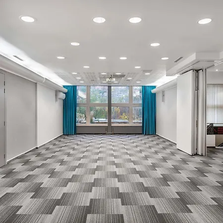 Mercure Castle Hill Ξενοδοχείο 4*