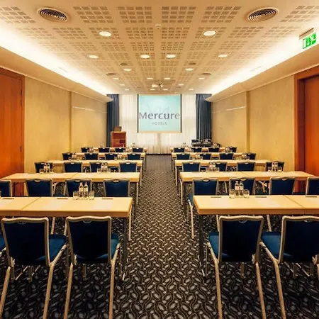 Mercure Castle Hill 호텔 4*